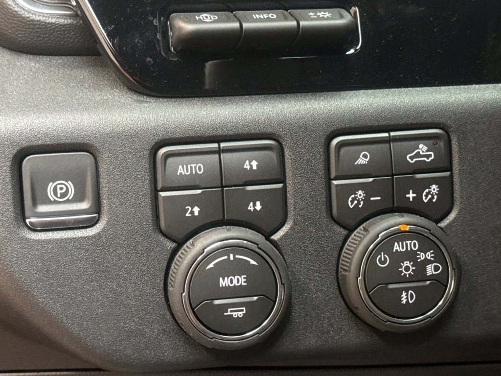 Used 2026 Chevrolet Silverado 1500 High Country w/ Midnight Edition AWD/4WD image 23