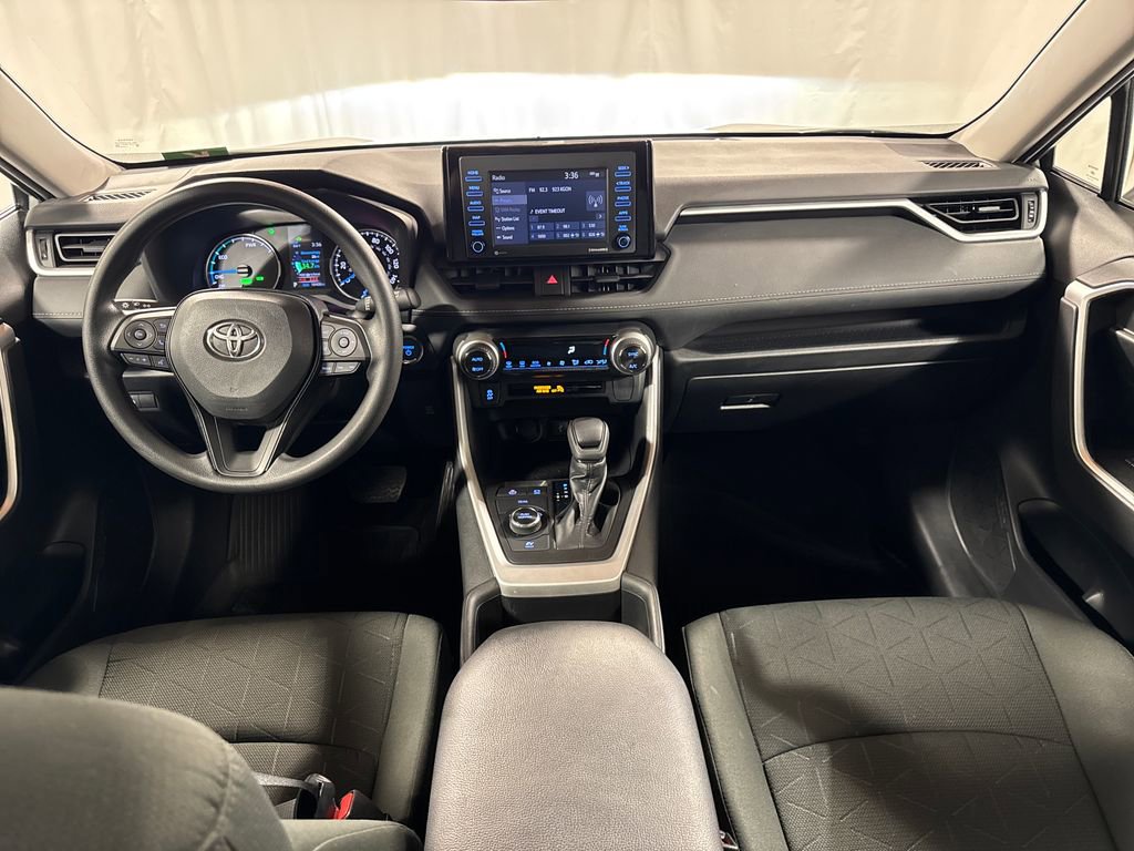 Used 2022 Toyota RAV4 XLE AWD/4WD image 4