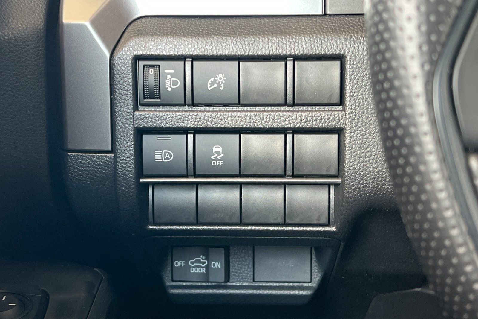 Certified 2025 Toyota Tacoma SR5 image 31