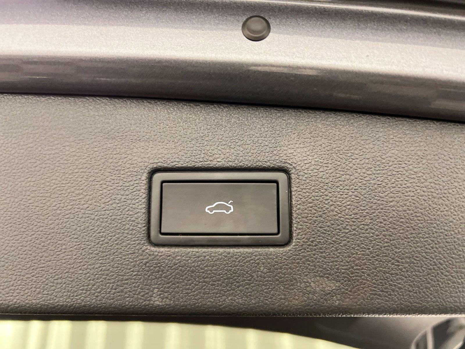 Used 2024 Volkswagen Tiguan SEL R-Line image 27