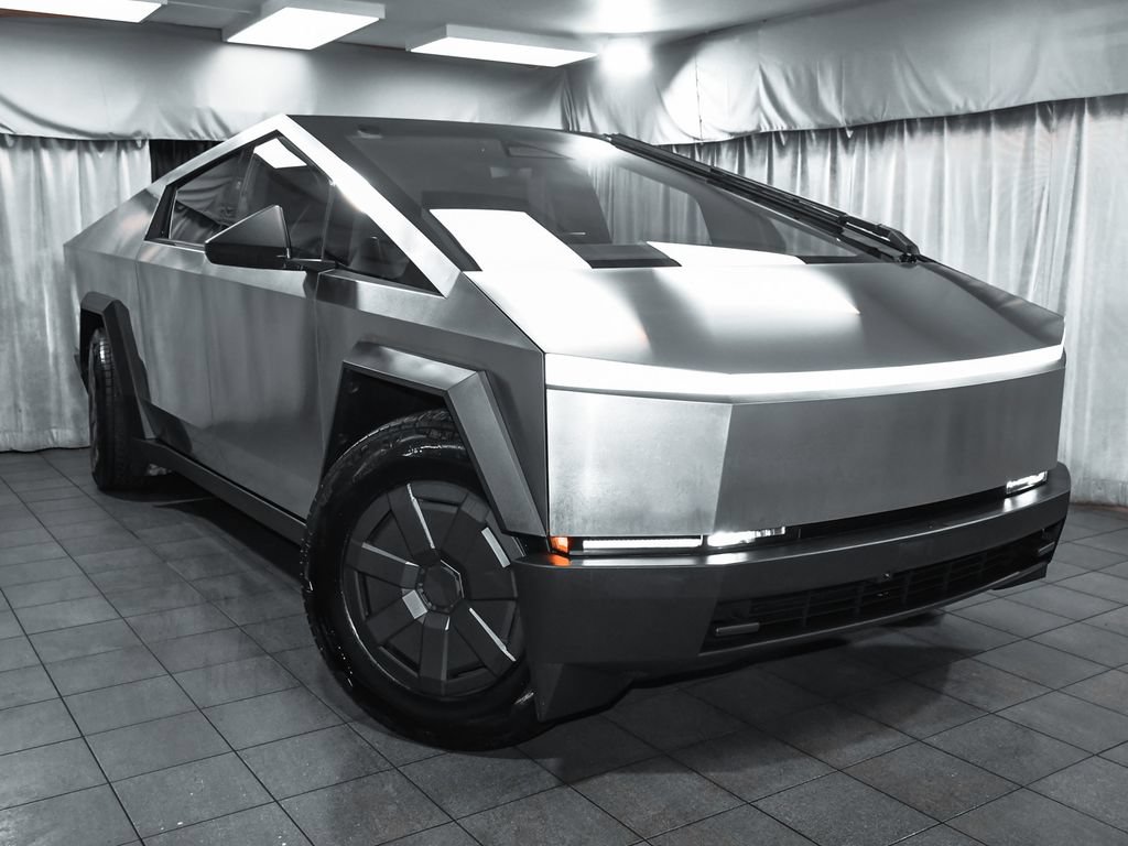 Used 2025 Tesla Cybertruck AWD Crew Cab image 3