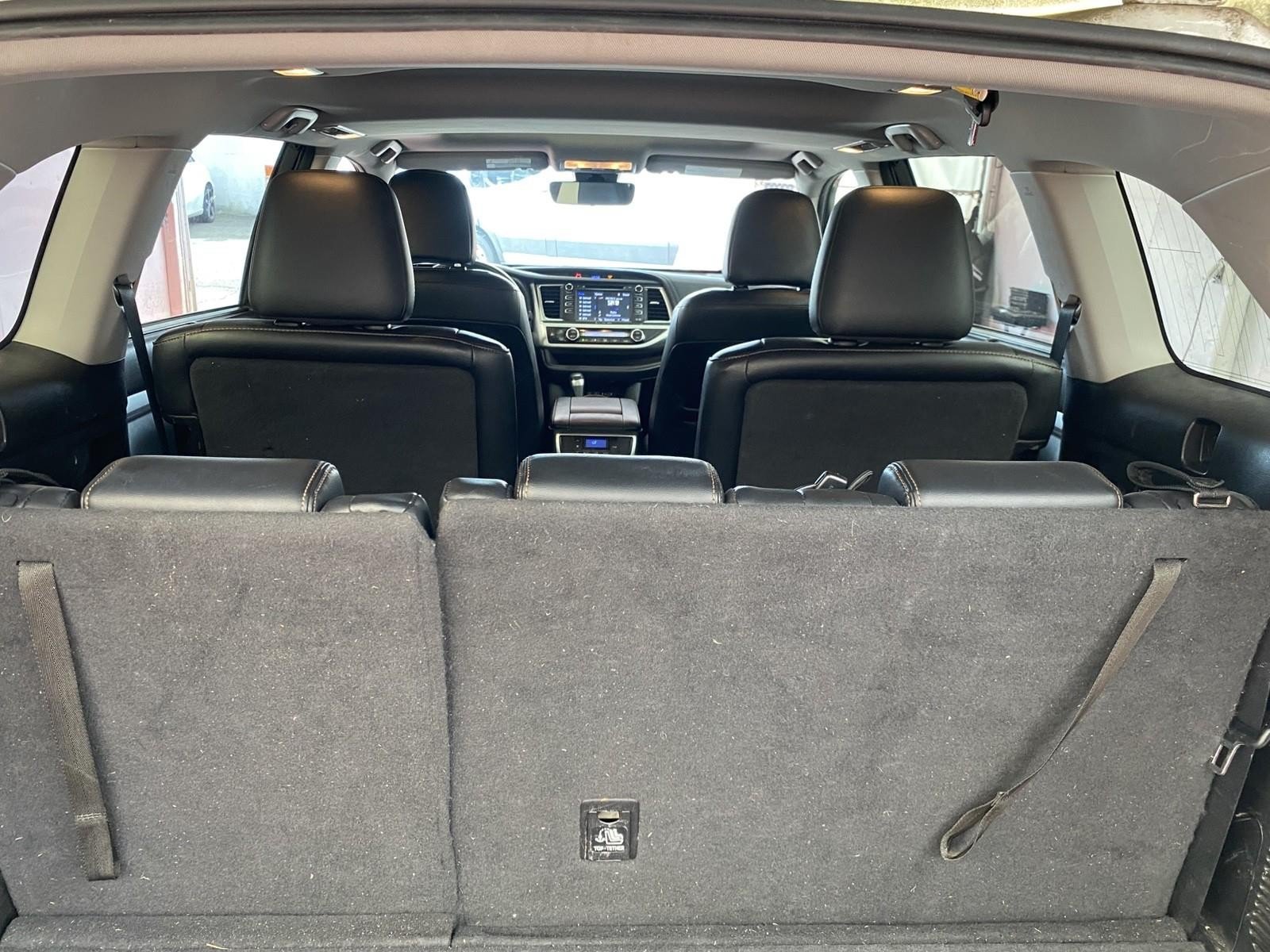 Used 2017 Toyota Highlander XLE AWD/4WD image 16