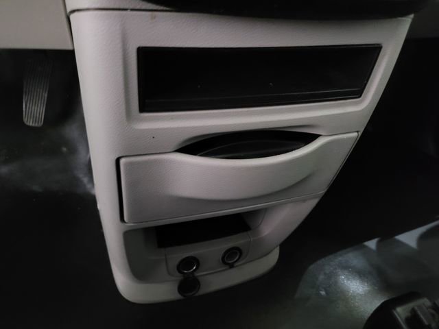 Used 2017 Dodge Grand Caravan SE image 35