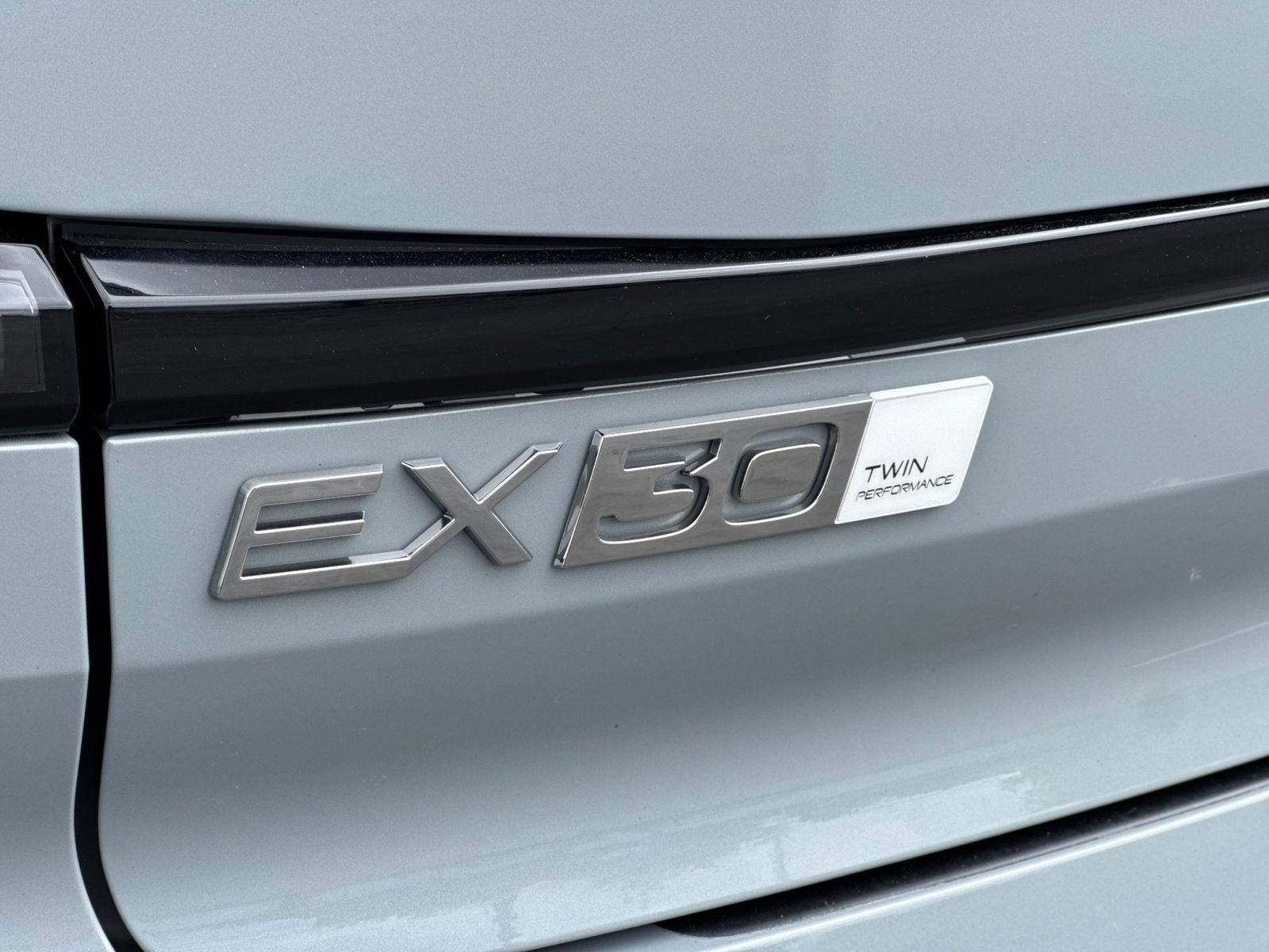 Certified 2025 Volvo EX30 Ultra w/ Protection Package Premier AWD/4WD image 31