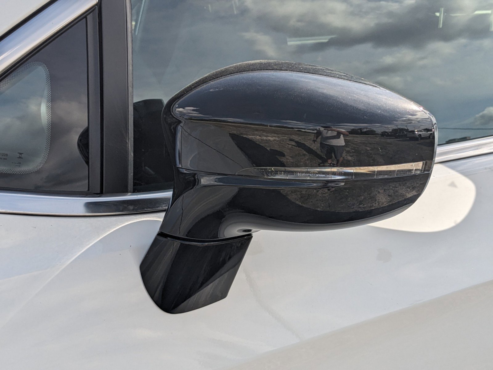 New 2025 Chrysler Voyager LX image 11