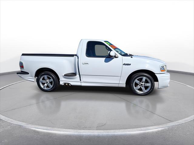 Used 2001 Ford F150 Lightning RWD image 9