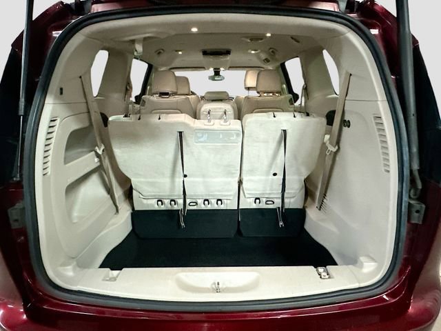 Used 2017 Chrysler Pacifica Touring-L image 27