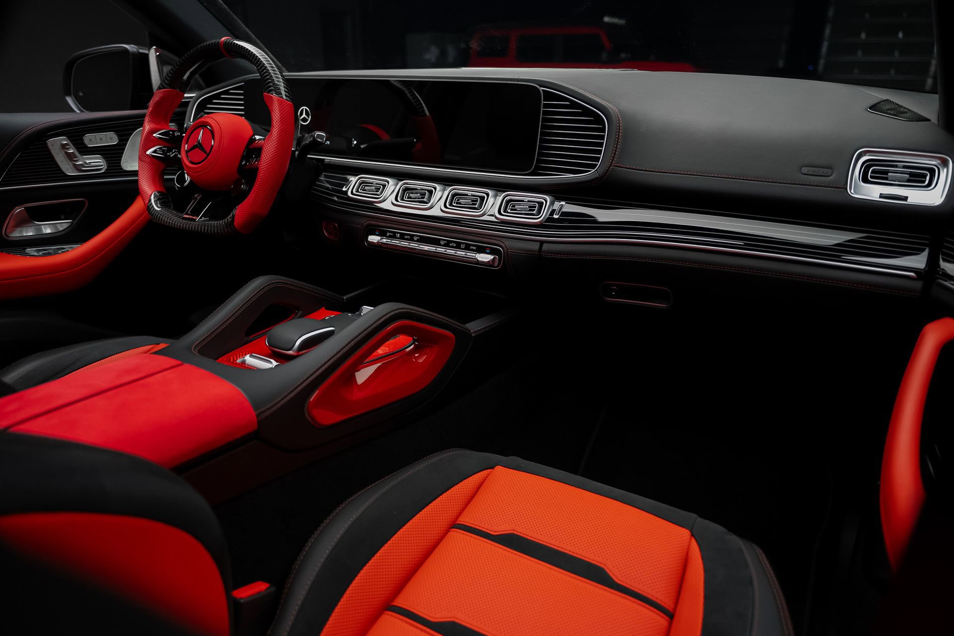 Used 2025 Mercedes-Benz GLE 53 AMG 4MATIC Coupe w/ AMG Night Package image 67