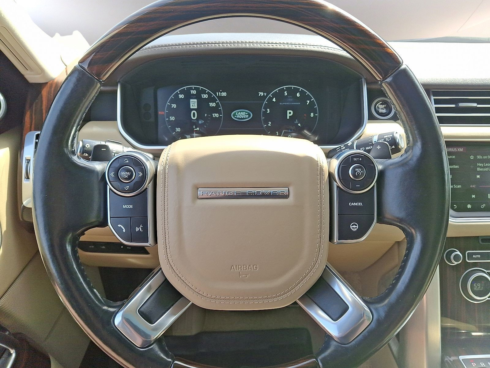Used 2017 Land Rover Range Rover Supercharged AWD/4WD image 7