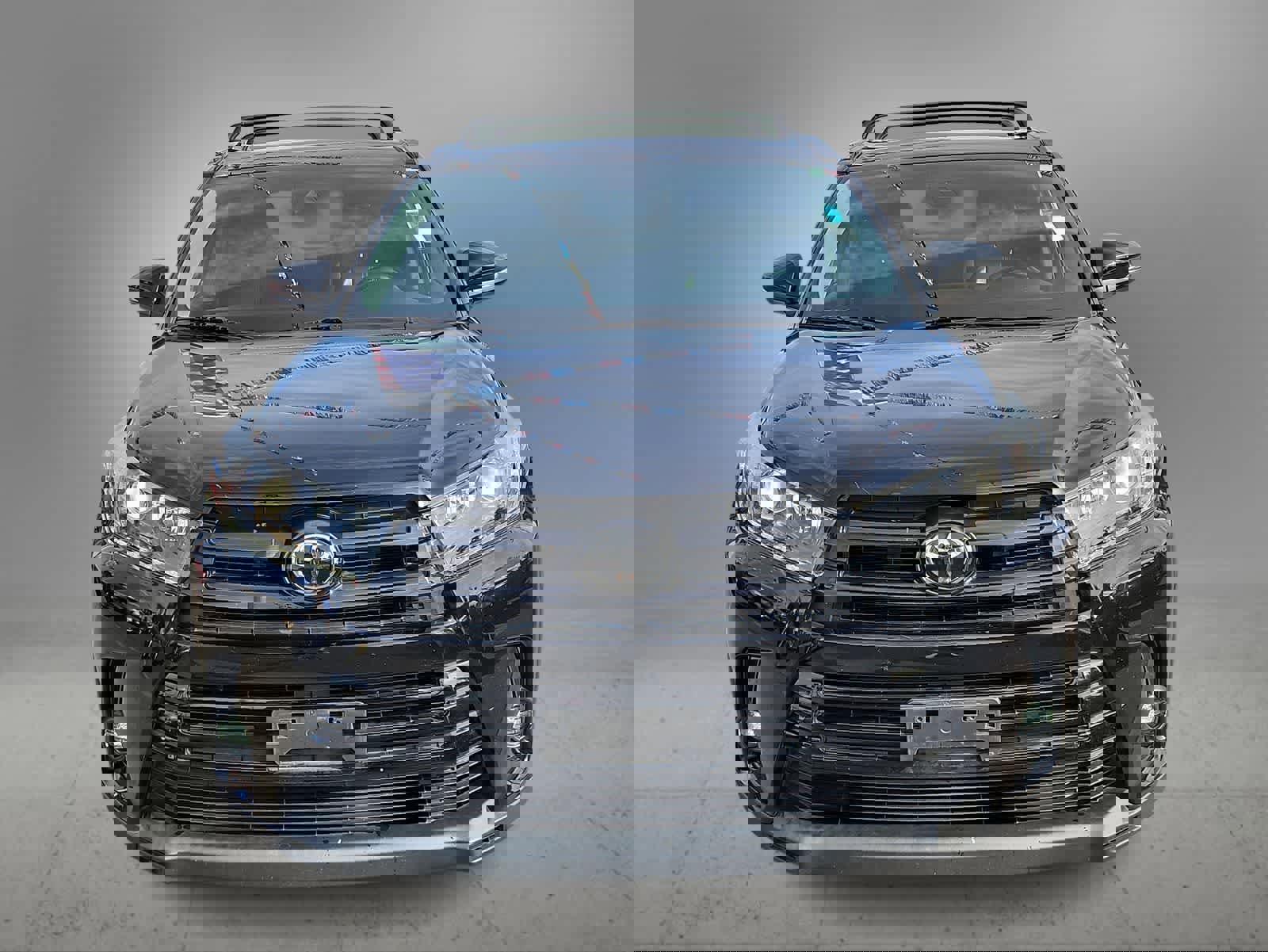 Used 2019 Toyota Highlander SE w/ Nightshade Edition image 4