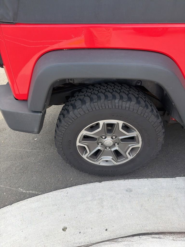 Used 2013 Jeep Wrangler Rubicon AWD/4WD image 12