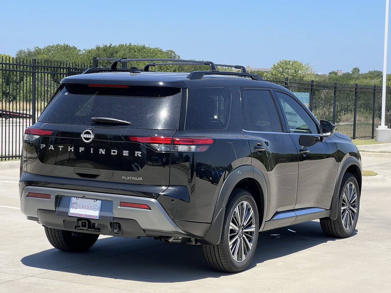 New 2026 Nissan Pathfinder Platinum FWD image 4