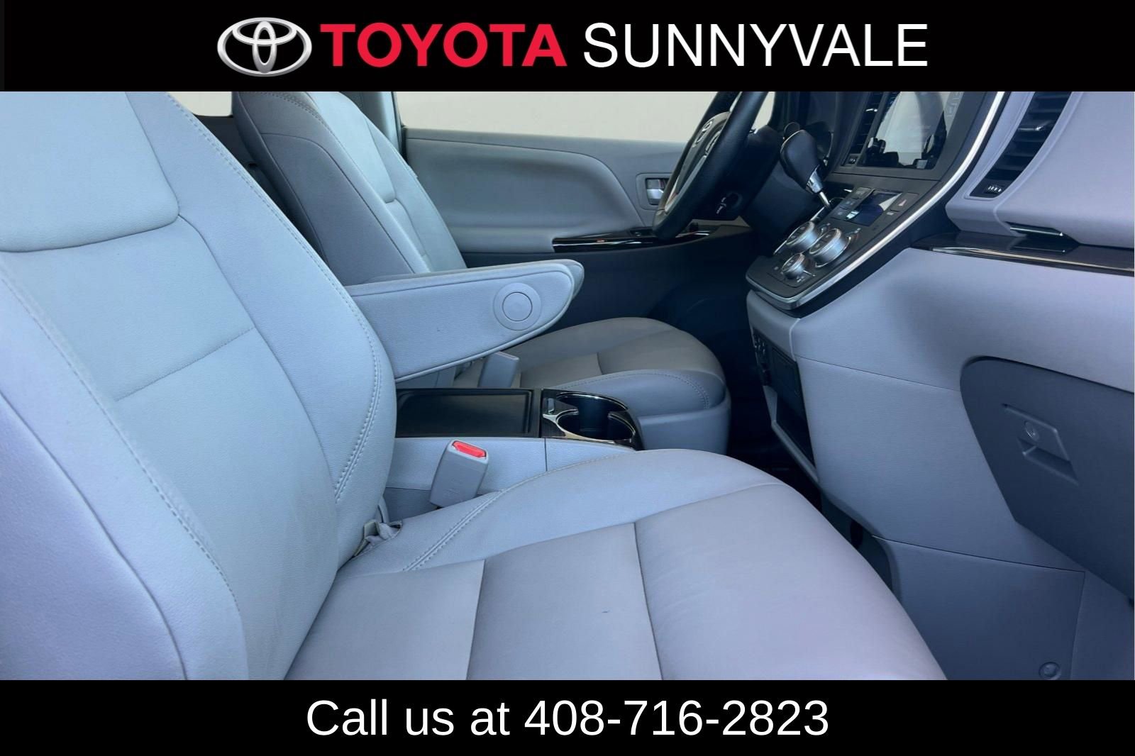 Used 2017 Toyota Sienna XLE w/ XLE Navigation Package FWD image 21