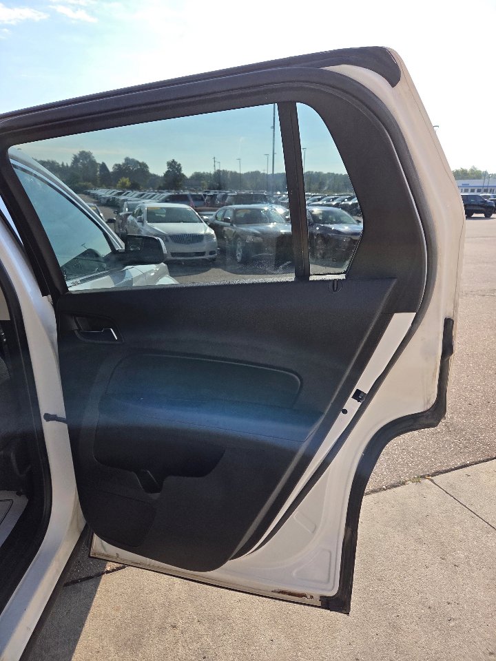 Used 2017 GMC Terrain SLE w/ Convenience Package image 14