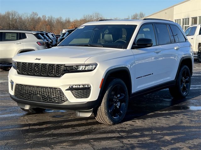 New 2025 Jeep Grand Cherokee Limited w/ Black Appearance Package image 48