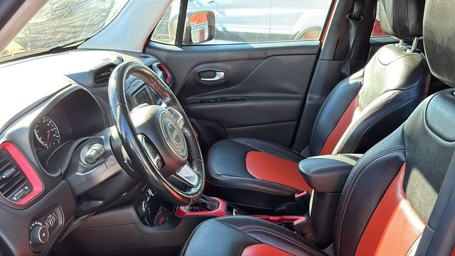 Used 2016 Jeep Renegade Trailhawk w/ Cold Weather Group AWD/4WD image 23