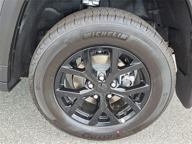 New 2025 Jeep Grand Cherokee Altitude image 5