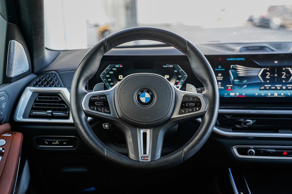 Used 2025 BMW X7 M60i image 17