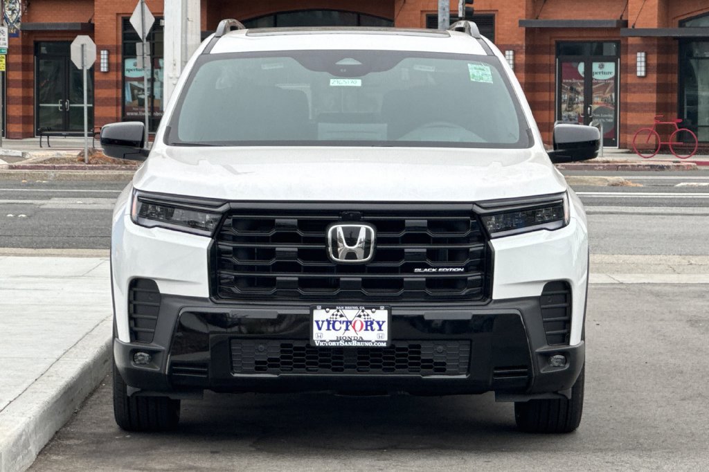 New 2026 Honda Pilot Black Edition image 9