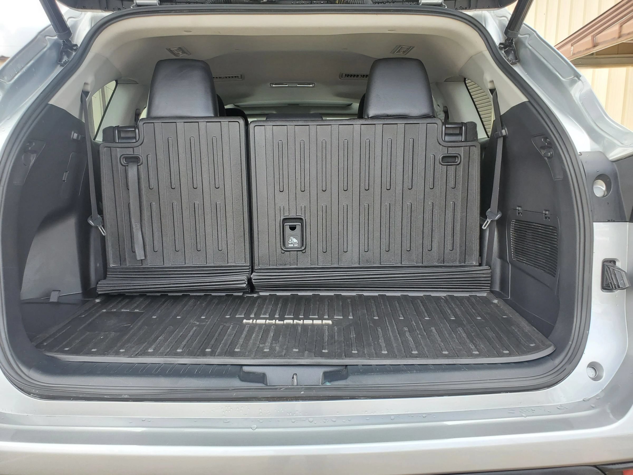 Used 2022 Toyota Highlander XLE FWD image 26