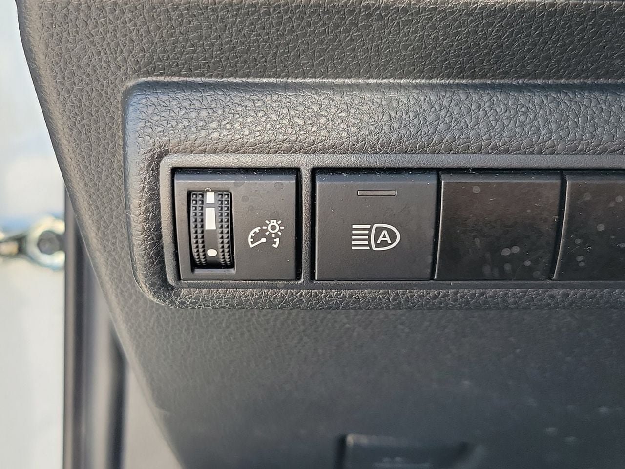 Used 2024 Toyota Corolla LE FWD image 30