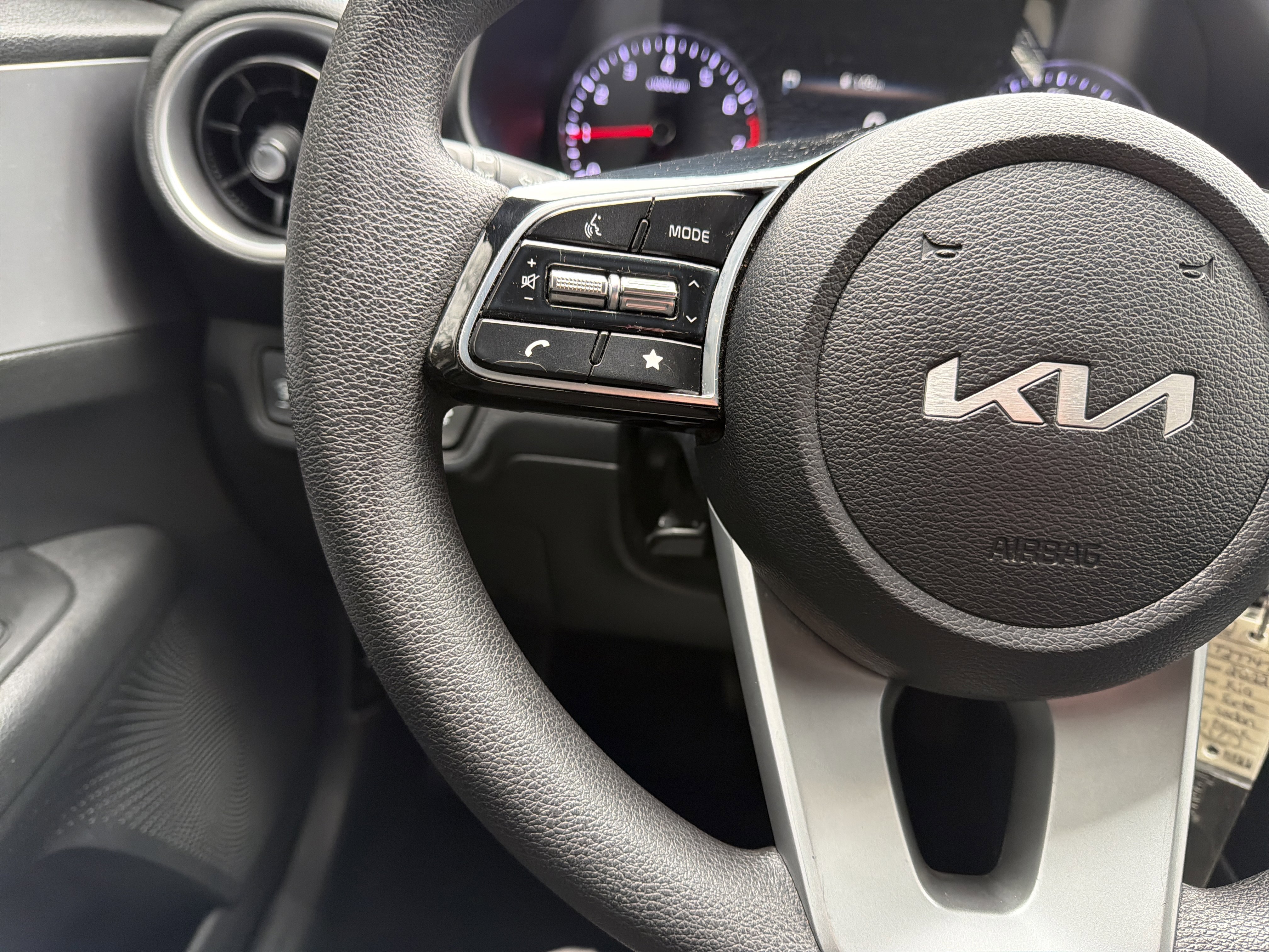 Used 2022 Kia Forte LXS w/ LXS Technology Package image 19