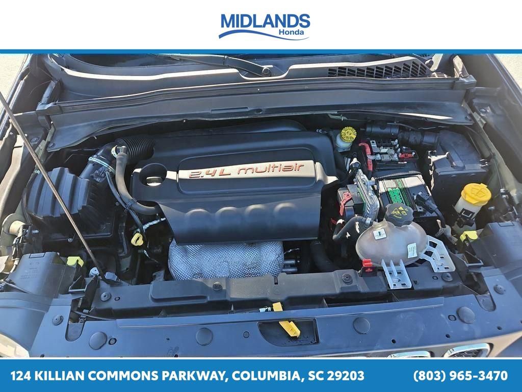 Used 2018 Jeep Renegade Latitude FWD image 17