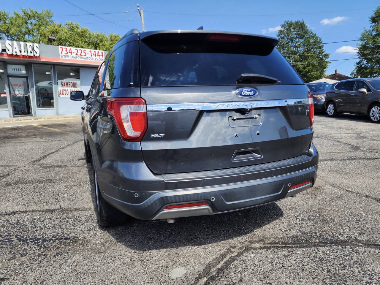 Used 2019 Ford Explorer XLT FWD image 5