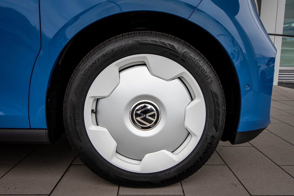 New 2025 Volkswagen ID. Buzz 1st Edition image 22