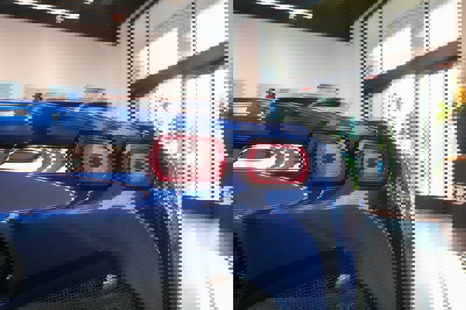 Used 2022 Ferrari SF90 Spider image 10