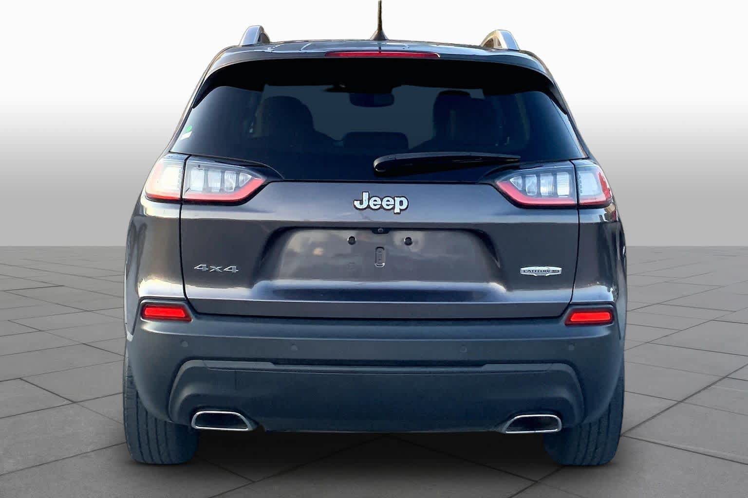 Used 2021 Jeep Cherokee Latitude Lux w/ Comfort/Convenience Group AWD/4WD image 5
