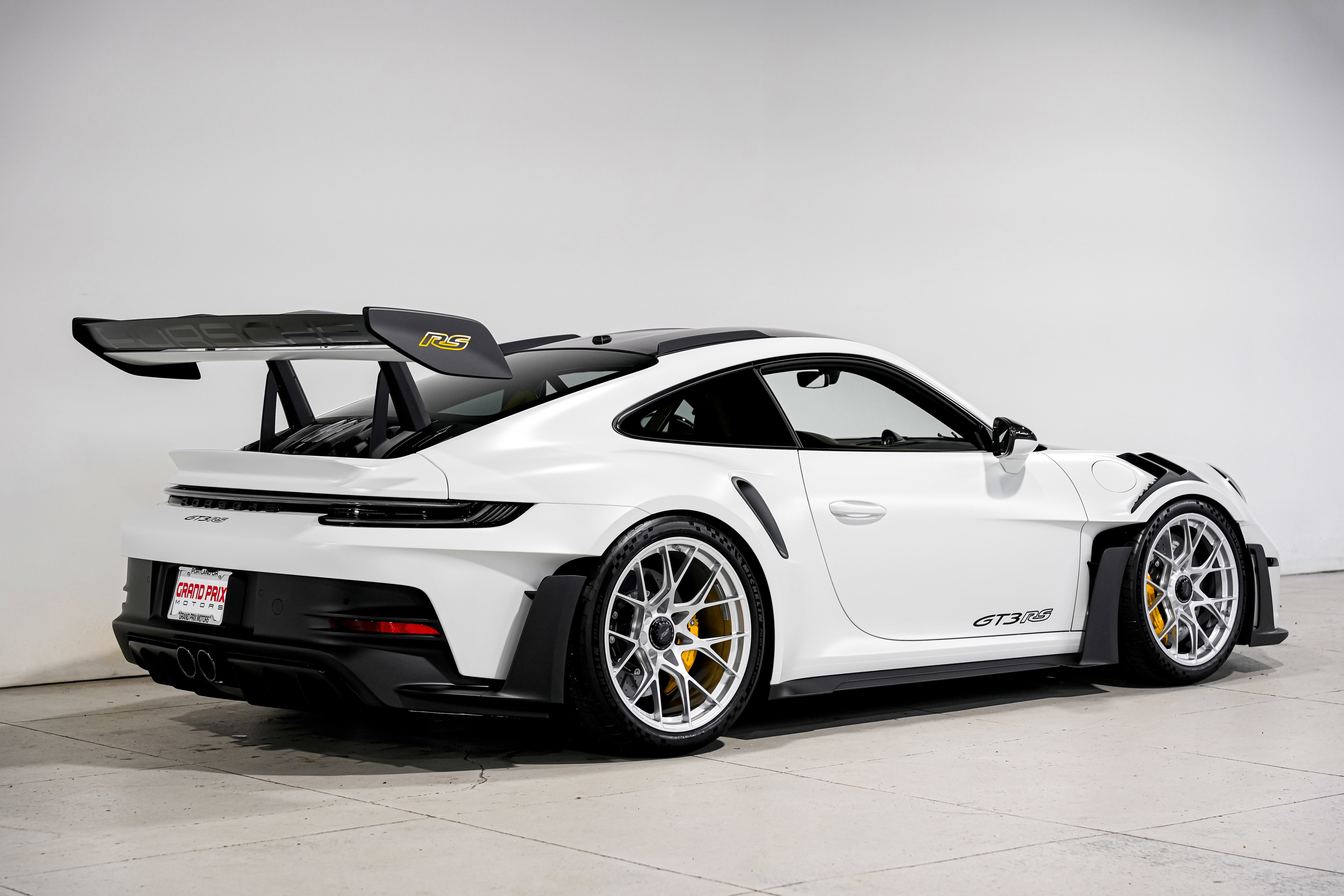 Used 2025 Porsche 911 GT3 RS image 3