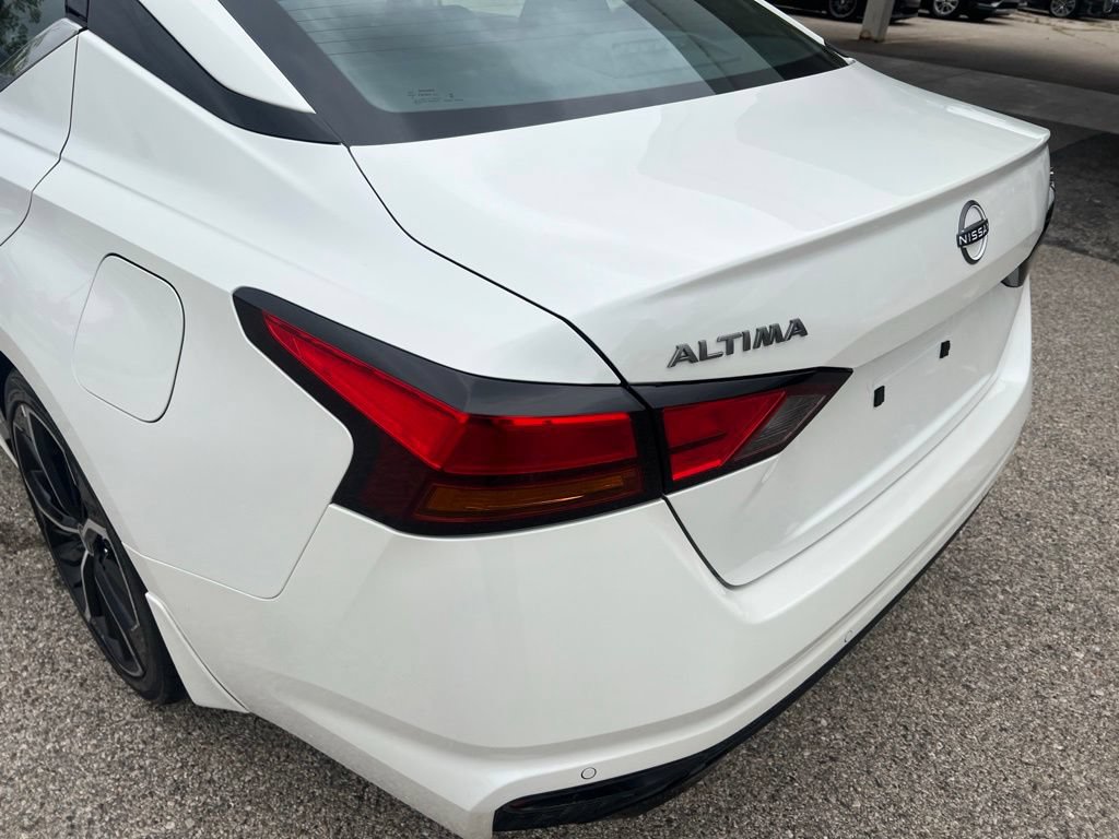 Used 2024 Nissan Altima 2.5 SR FWD image 32