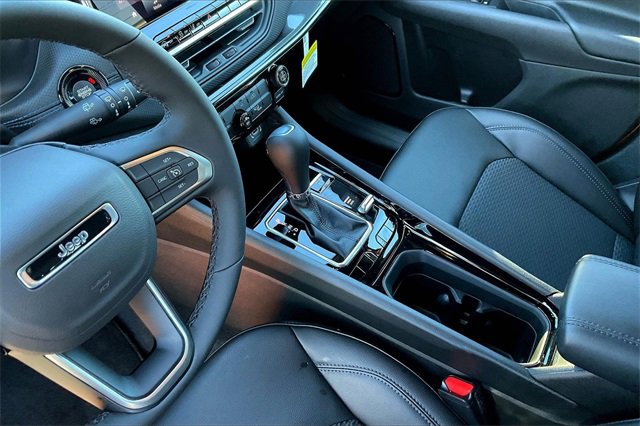 New 2026 Jeep Compass Latitude image 8