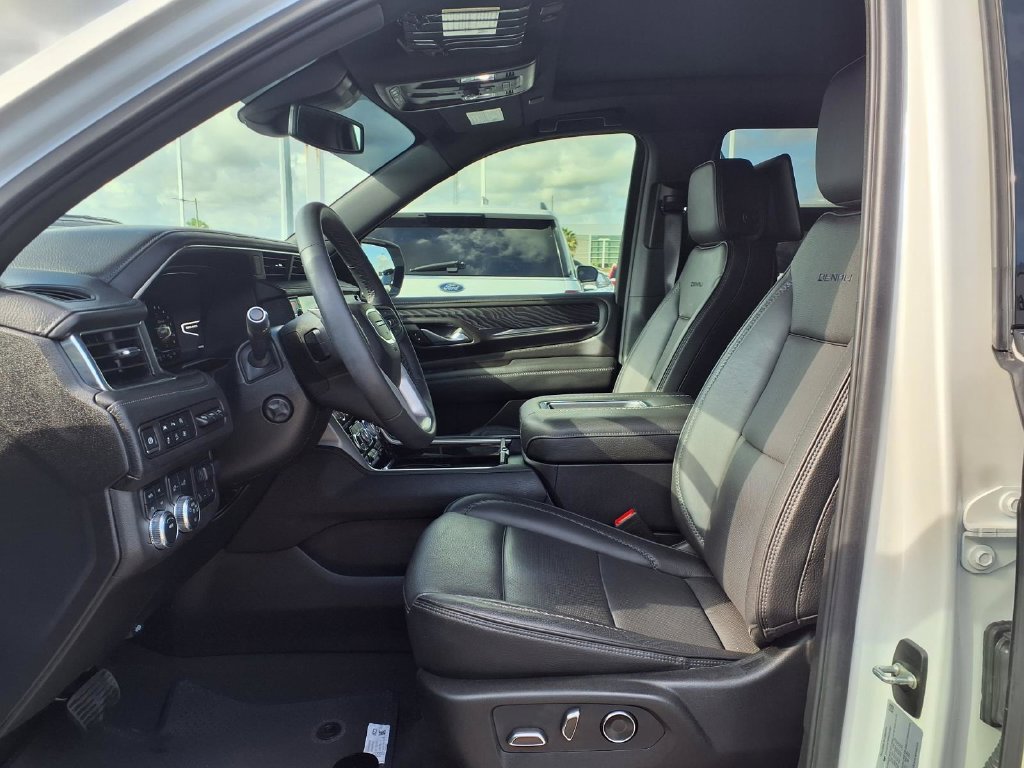 Certified 2024 GMC Yukon Denali w/ Max Trailering Package AWD/4WD image 16