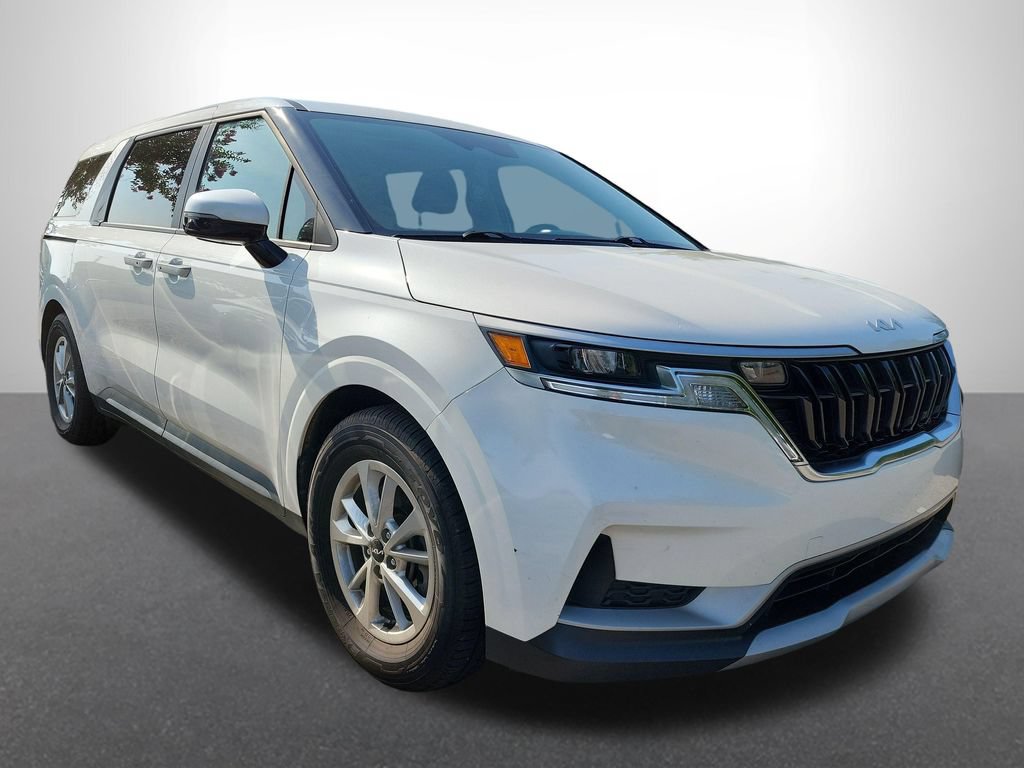 Used 2022 Kia Carnival LX FWD image 3