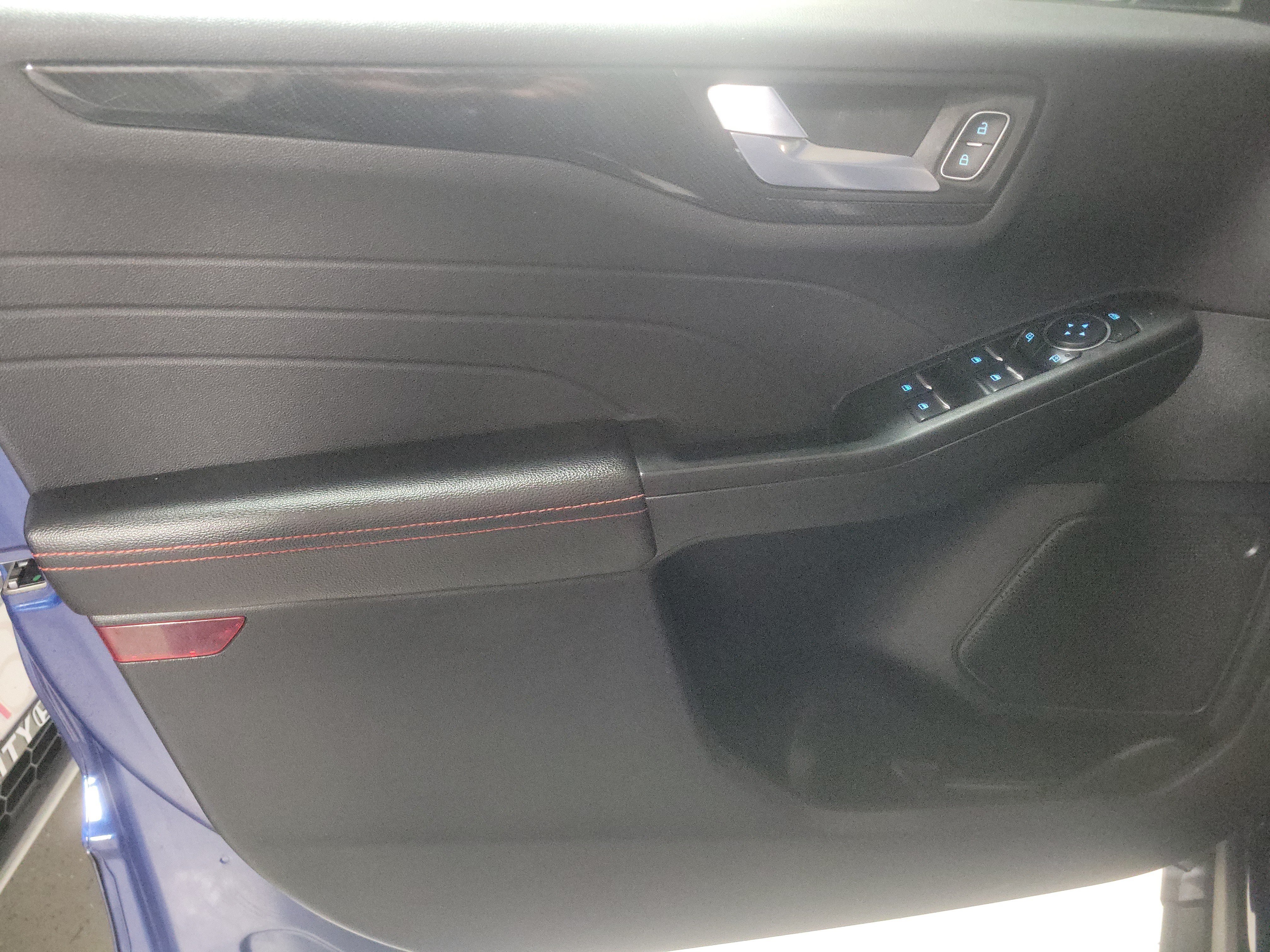 Used 2023 Ford Escape ST-Line FWD image 19