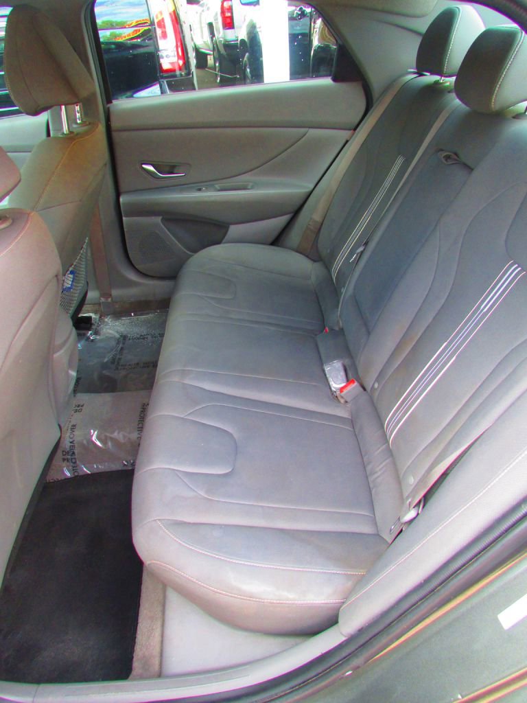 Used 2024 Hyundai Elantra SEL w/ Convenience Package image 12