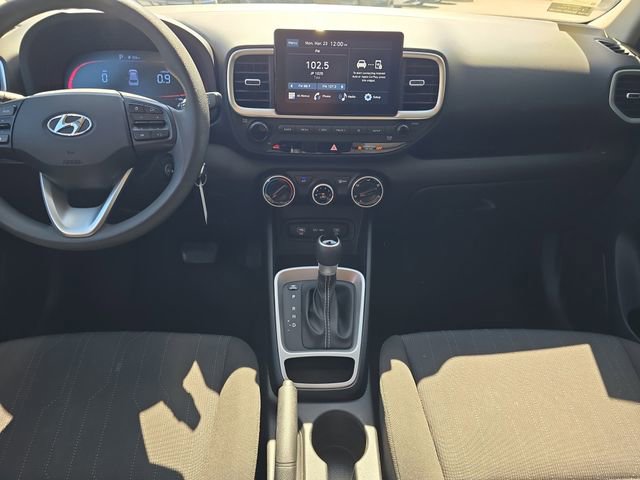 Used 2023 Hyundai Venue SE image 14