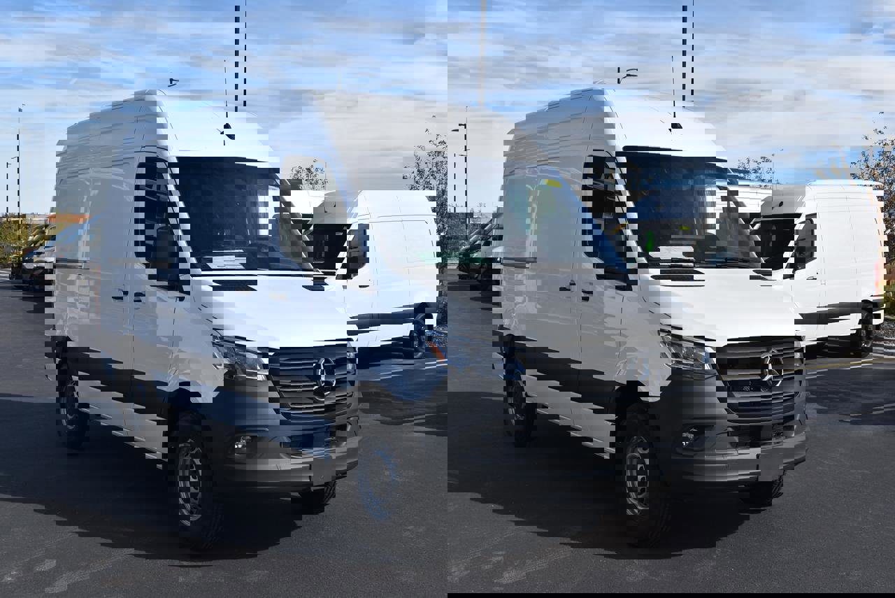 New 2025 Mercedes-Benz Sprinter 2500 image 3