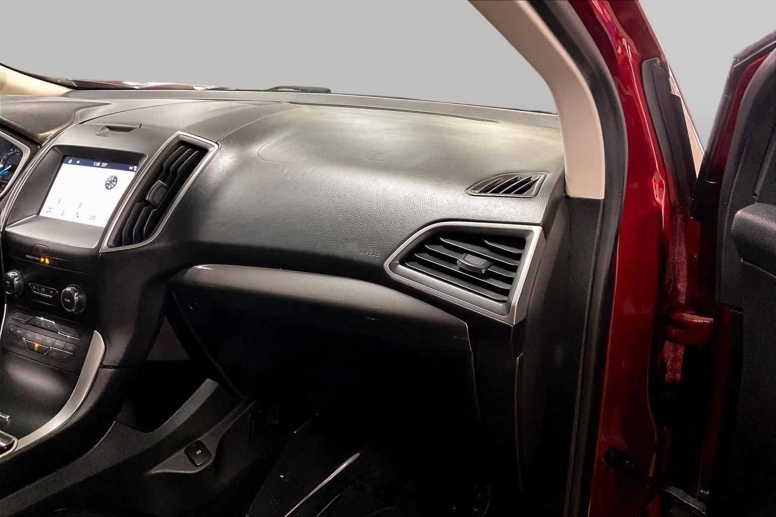 Used 2019 Ford Edge SEL w/ Equipment Group 201A AWD/4WD image 18