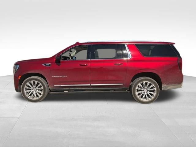 Used 2022 GMC Yukon XL Denali w/ Denali Premium Package AWD/4WD image 5