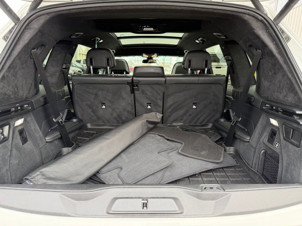 Used 2020 BMW X7 M50i w/ Luxury Seating Package image 17