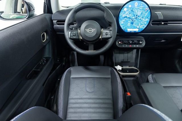 Certified 2025 MINI Cooper S image 4