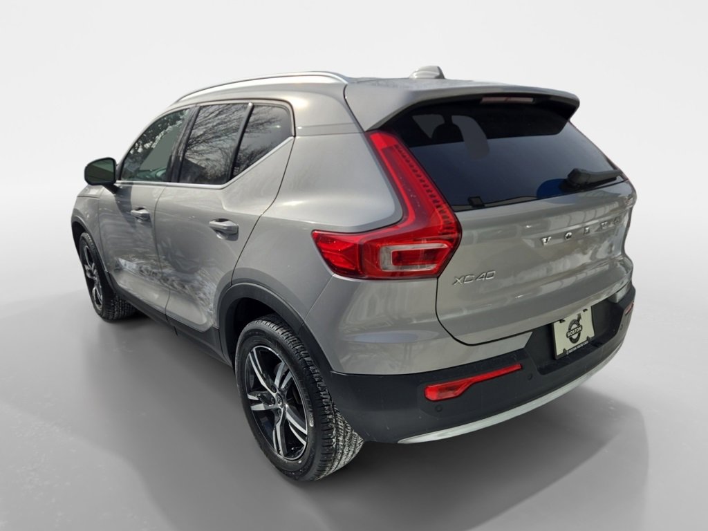 Certified 2025 Volvo XC40 B5 Core image 3
