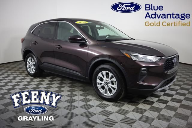 Used 2023 Ford Escape Active w/ Tech Pack #2 AWD/4WD image 1