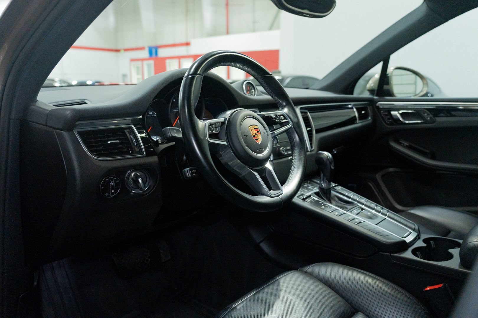 Used 2017 Porsche Macan AWD/4WD image 19