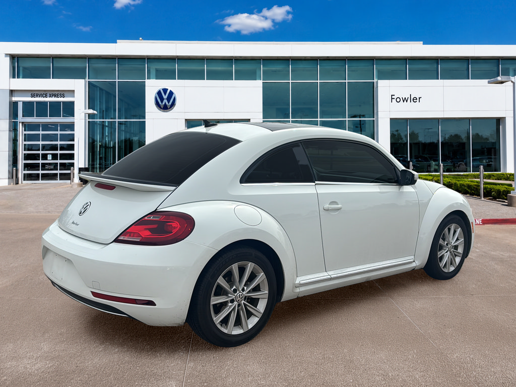 Used 2018 Volkswagen Beetle 2.0T SE FWD image 5