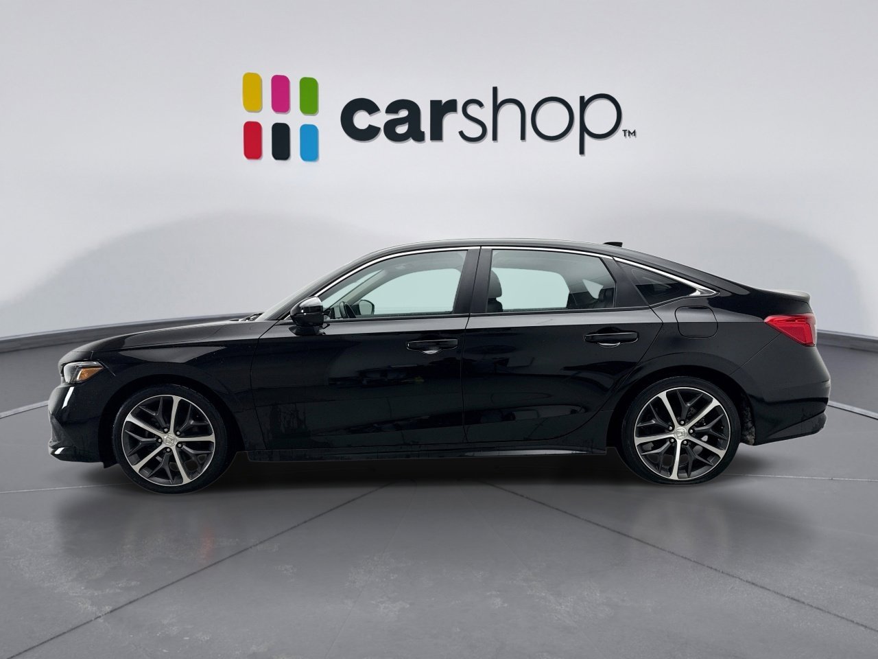 Used 2022 Honda Civic Touring image 2