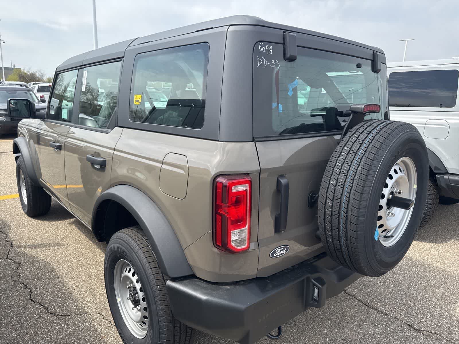 New 2026 Ford Bronco 4-Door AWD/4WD image 12